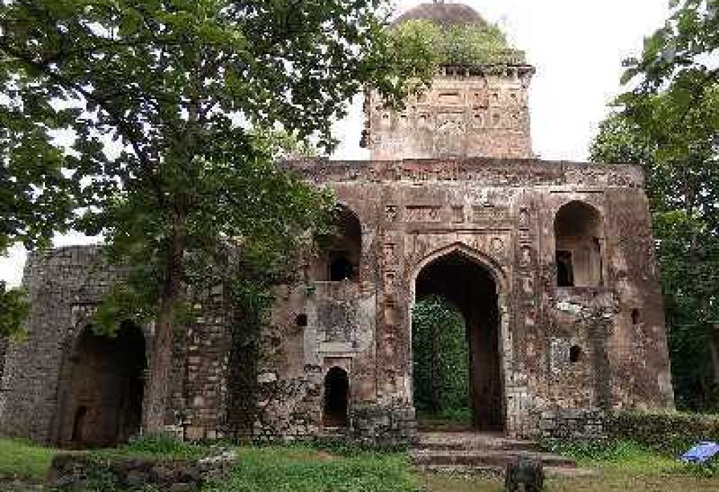 Devgarh Fort Uttarakhand – best places to visit in Dhanaulti