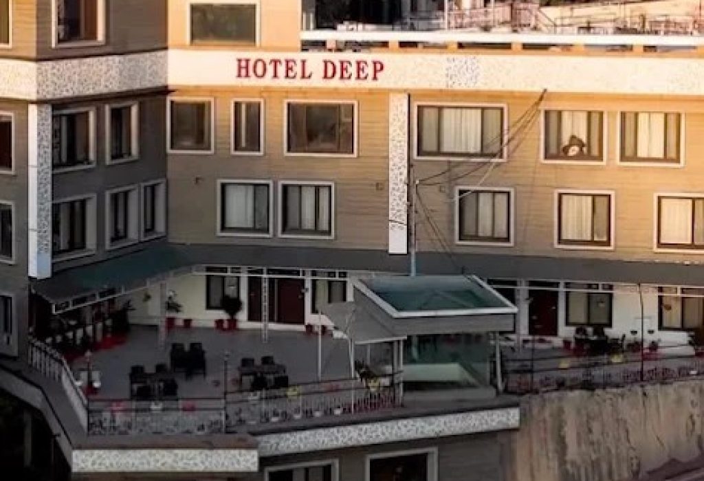 Hotel Deep