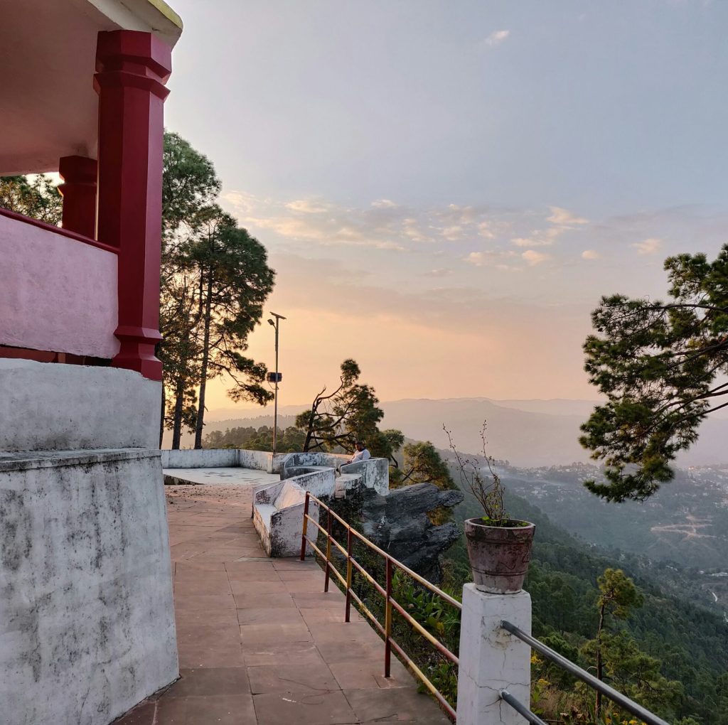 shivam-singh-edRFa7Te27g-unsplash (1)