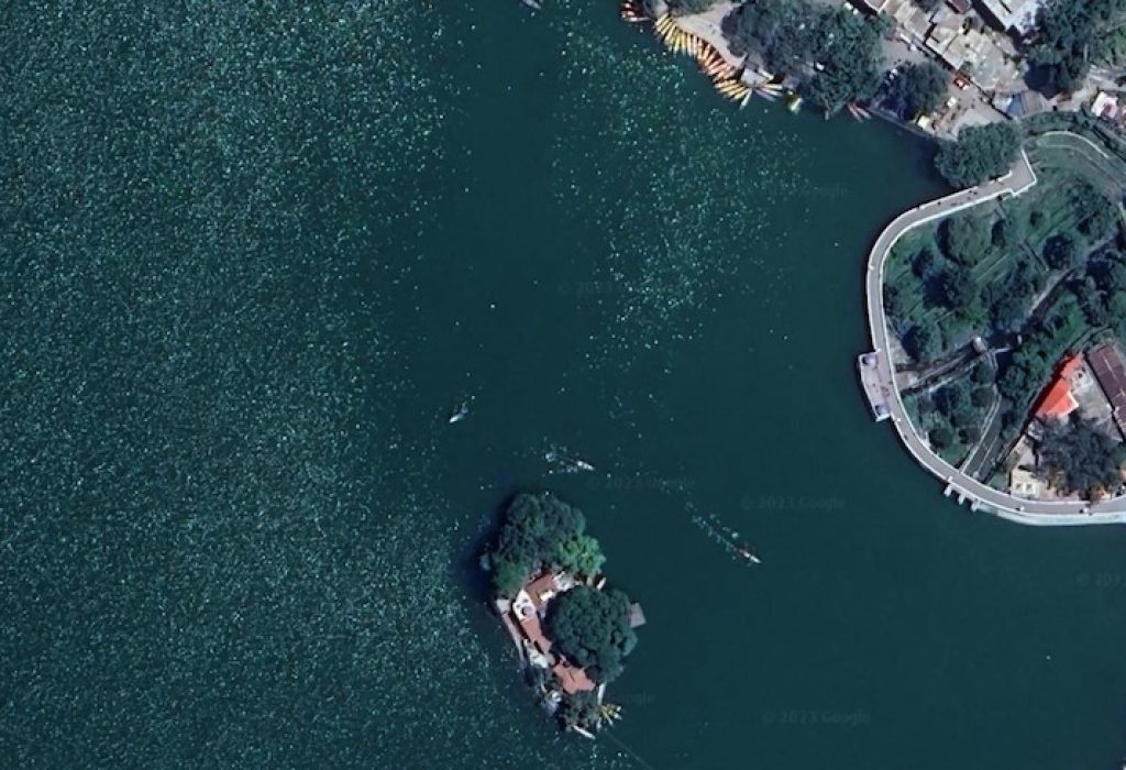 Victoria Dam in Bhimtal with lush greenery and peaceful walkway – best place to visit in Bhimtal